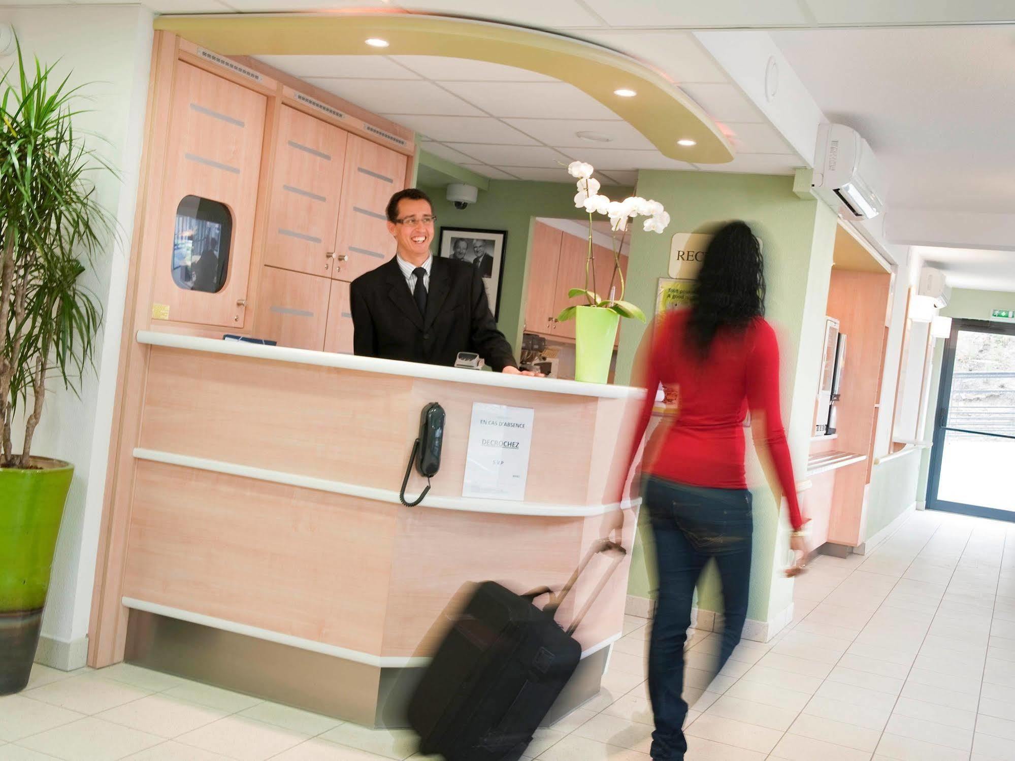 Ibis budget Chambéry Centre Ville Exterior foto